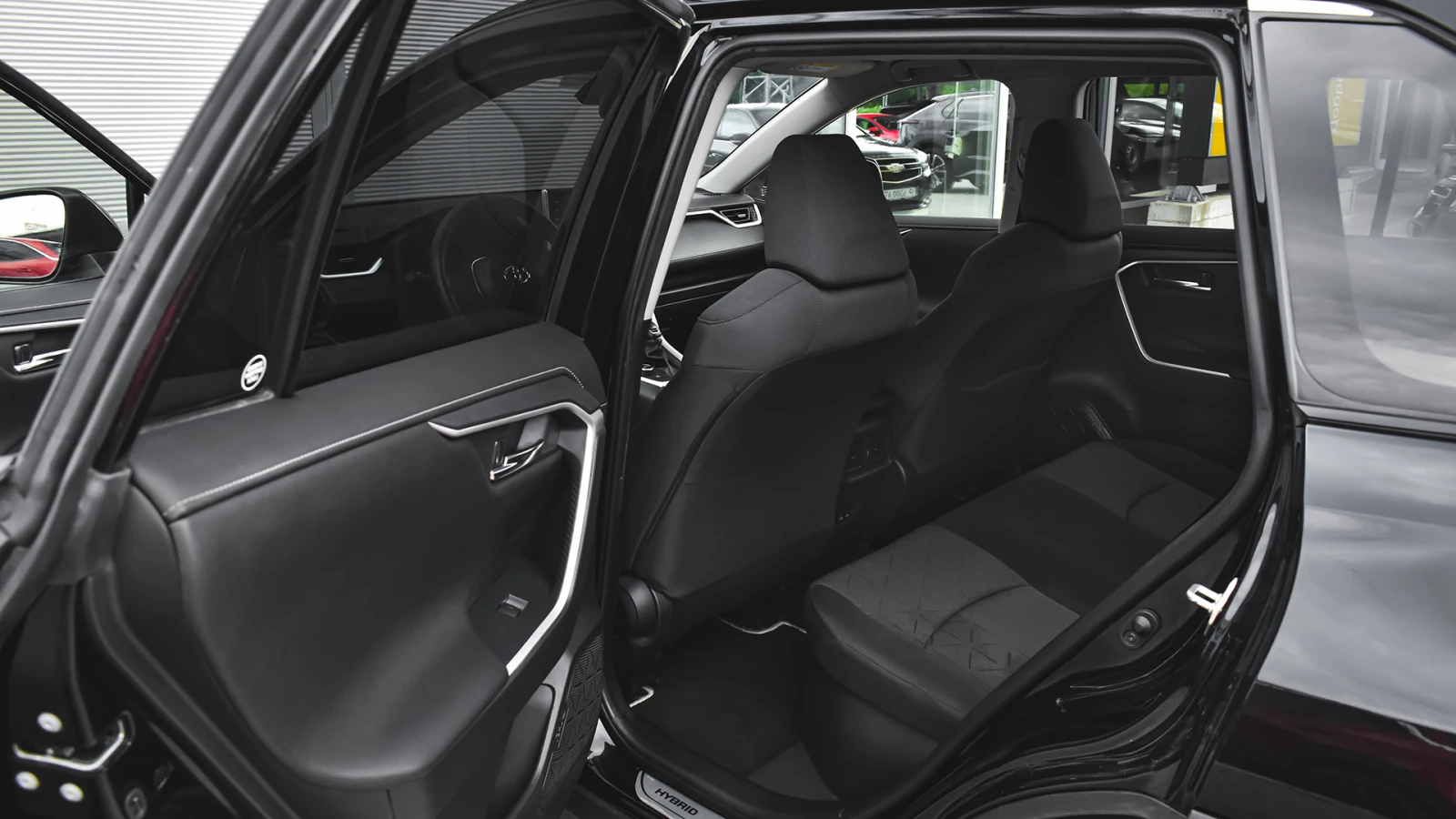 Toyota Rav4 Comfort 2.5 Hybrid 4x4 Automatic, снимка 9 - Автомобили и джипове - 54791691