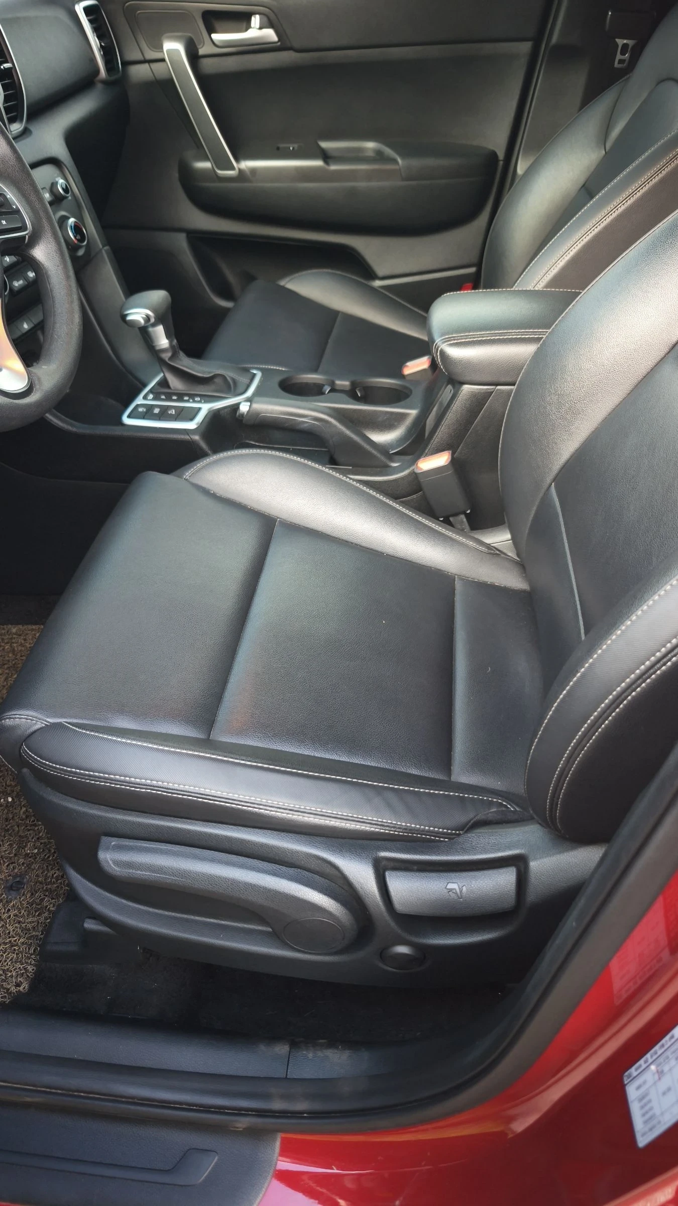 Kia Sportage 1, 7 D Лизинг, снимка 15 - Автомобили и джипове - 54853284