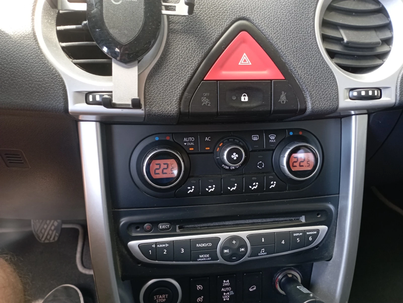 Renault Koleos 2.0 dci 4x4, снимка 8 - Автомобили и джипове - 55058364