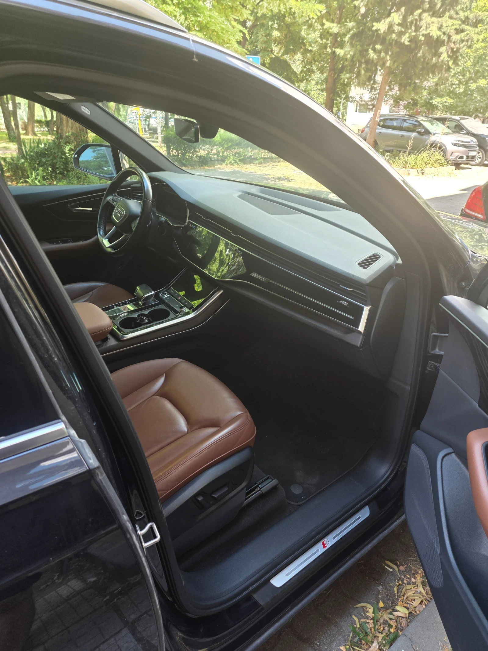 Audi Q7 55 tfsi Komfort  quattro, снимка 6 - Автомобили и джипове - 55281675