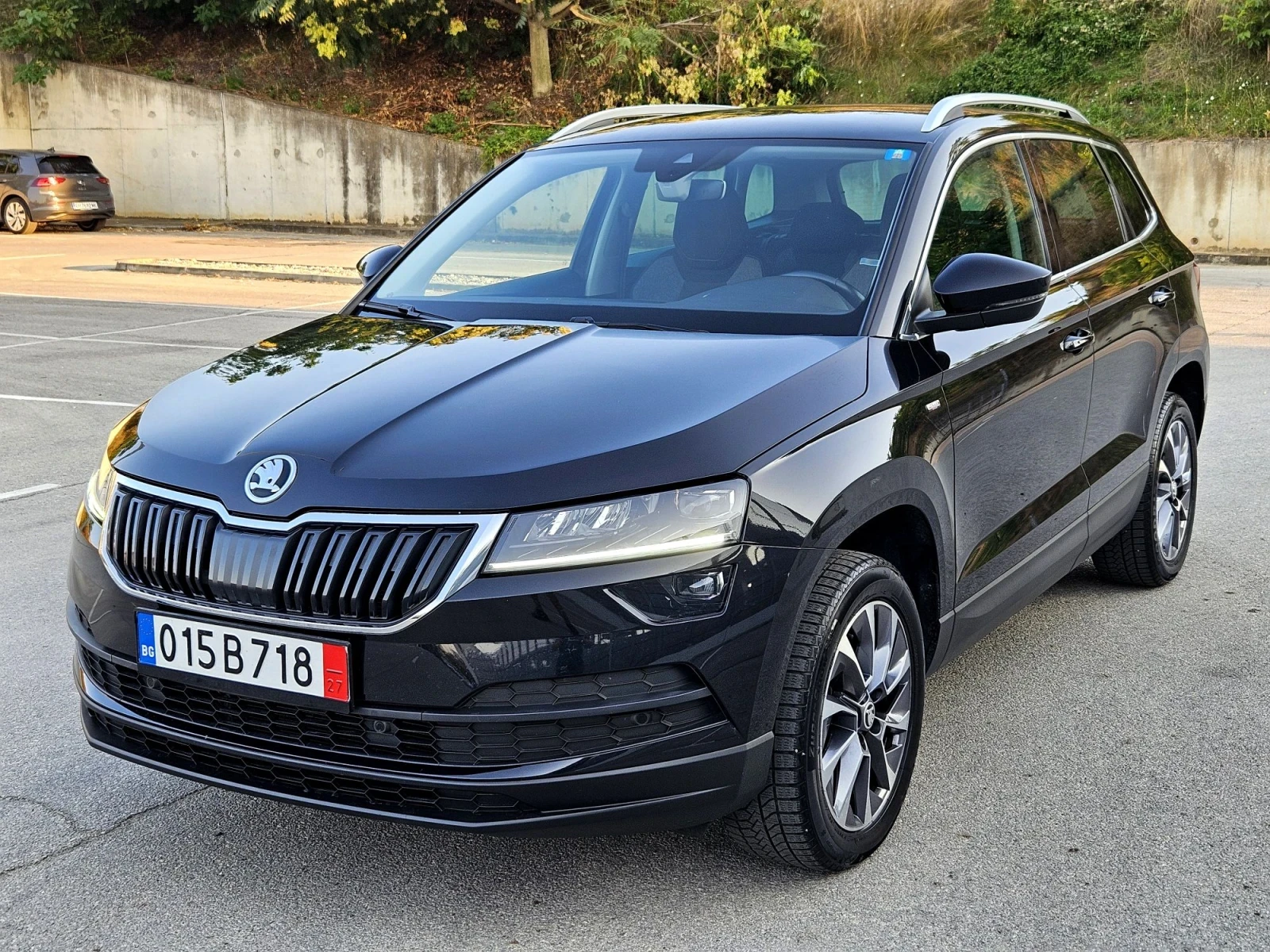 Skoda Karoq 1.5 АВТОМАТИК , снимка 3 - Автомобили и джипове - 55610332