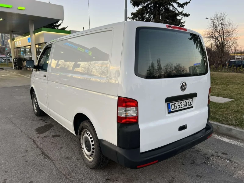 VW Transporter DIESEL / 6 скорости, снимка 3 - Бусове и автобуси - 49394885