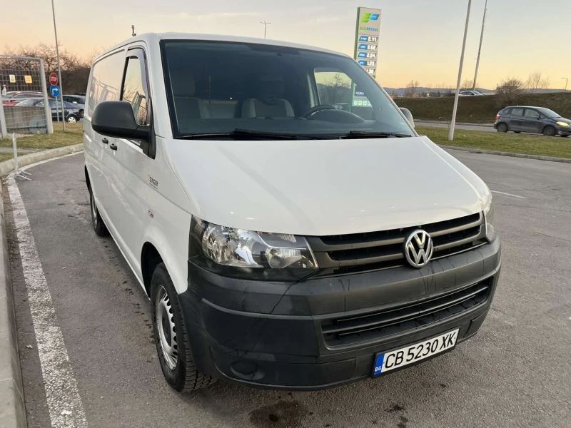 VW Transporter DIESEL / 6 скорости, снимка 2 - Бусове и автобуси - 49394885