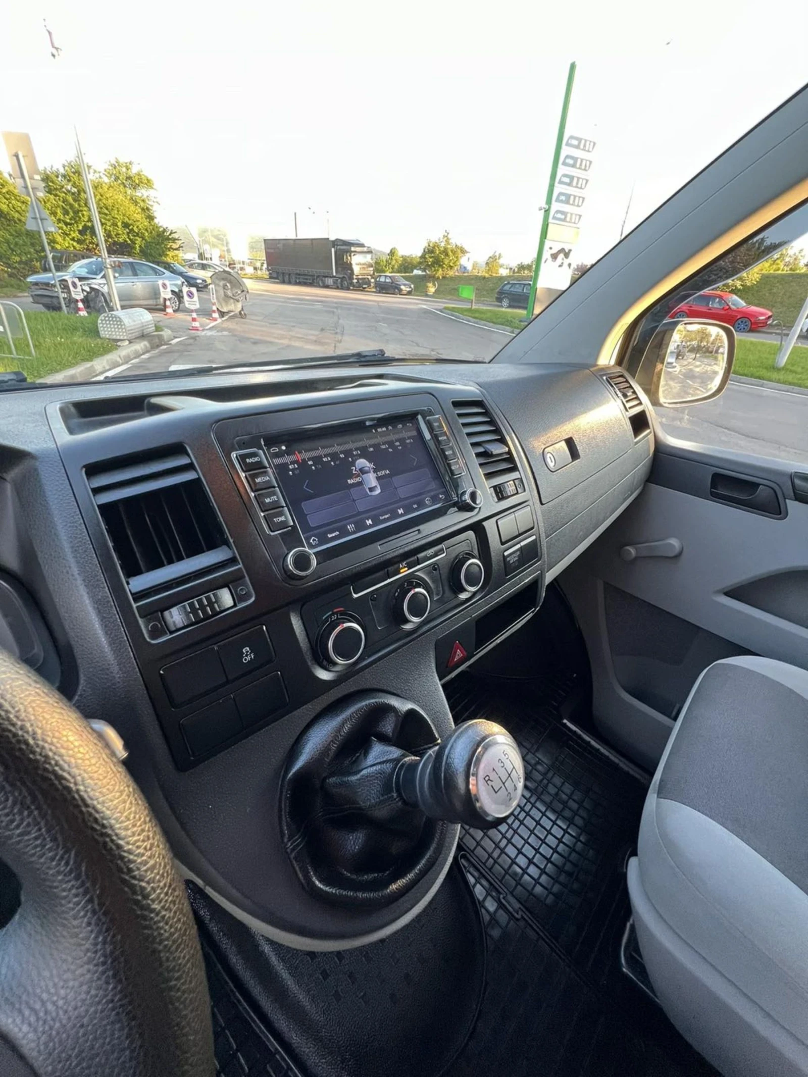 VW Transporter DIESEL / 5 скорости - изображение 8