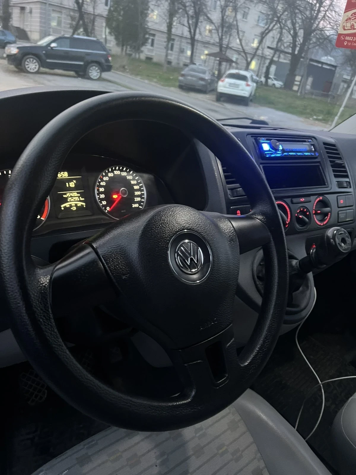 VW Transporter, снимка 8 - Бусове и автобуси - 54236513