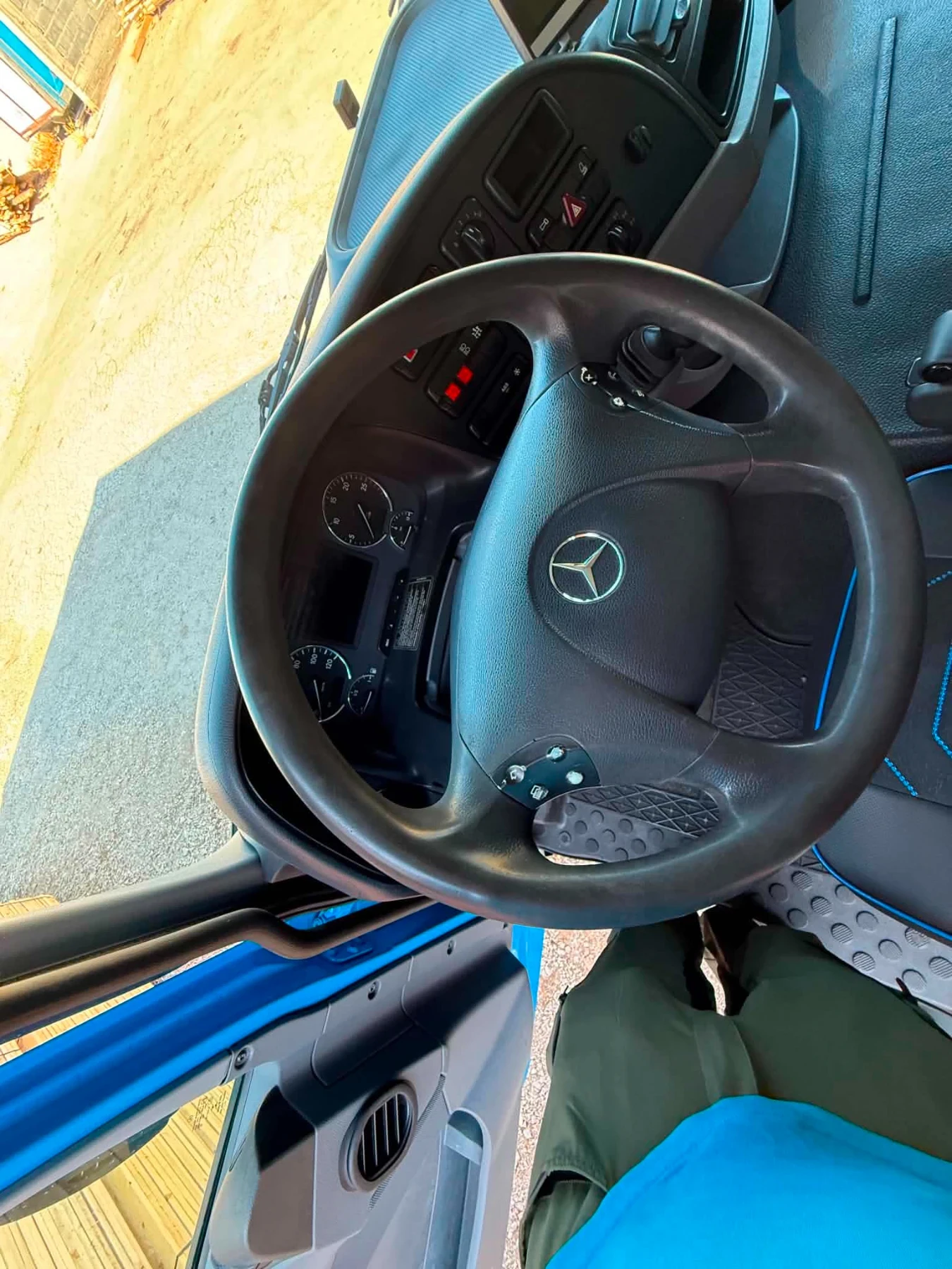 Mercedes-Benz Actros 33.510 V8 6x6, снимка 12 - Камиони - 55409201