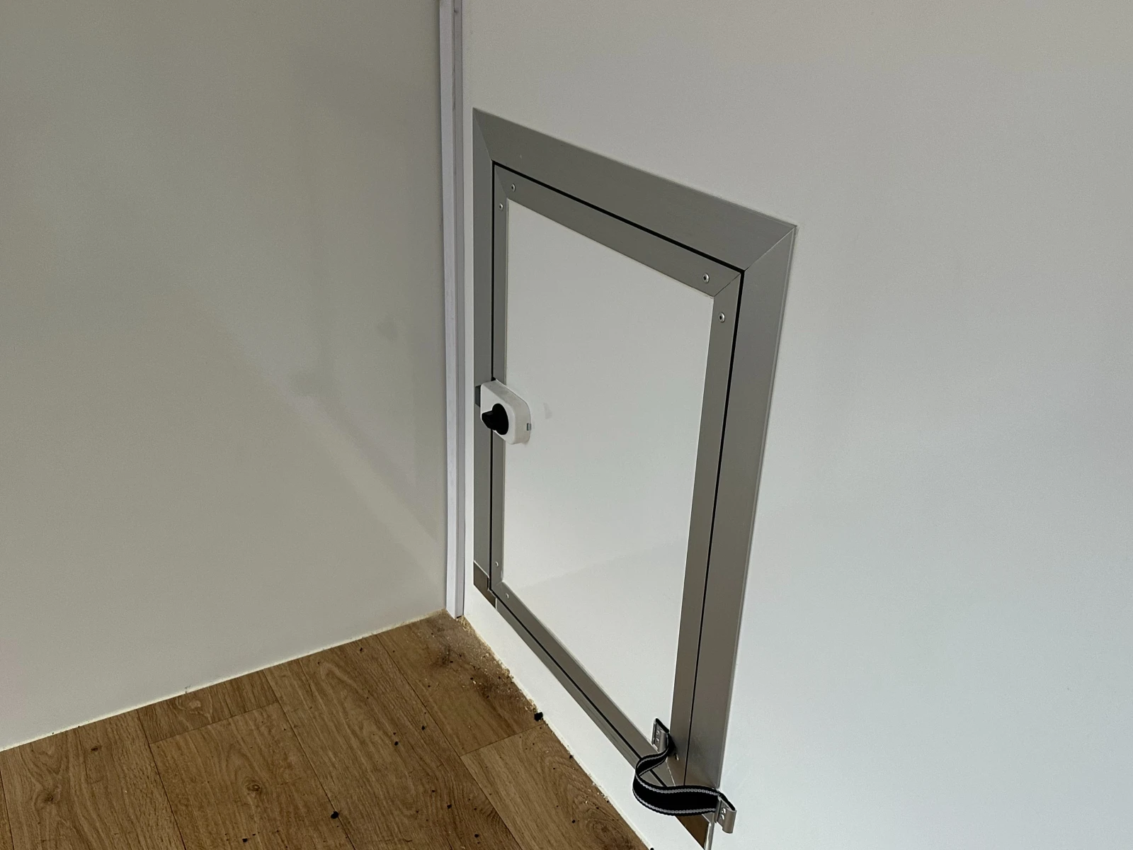   B3500 | Mobile.bg   9