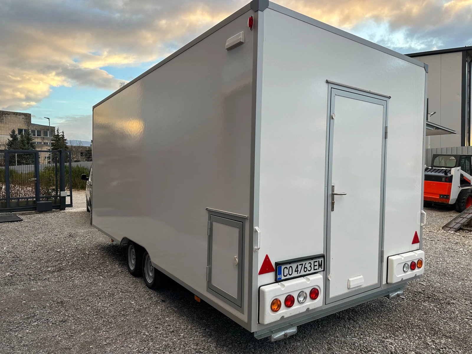   B3500 | Mobile.bg   7