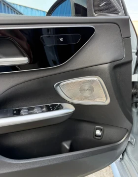 Mercedes-Benz C 300 AMG Line, 2022г., 60 000km Силвър стар Варна, снимка 8
