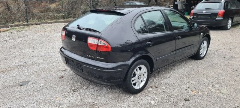 Seat Leon 1.6 бензин, снимка 4 - Автомобили и джипове - 44139926