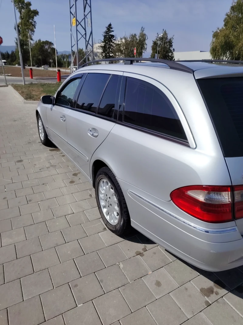 Mercedes-Benz E 270, снимка 11 - Автомобили и джипове - 47303637