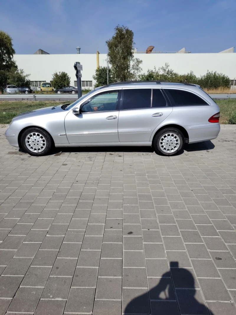 Mercedes-Benz E 270, снимка 12 - Автомобили и джипове - 47303637