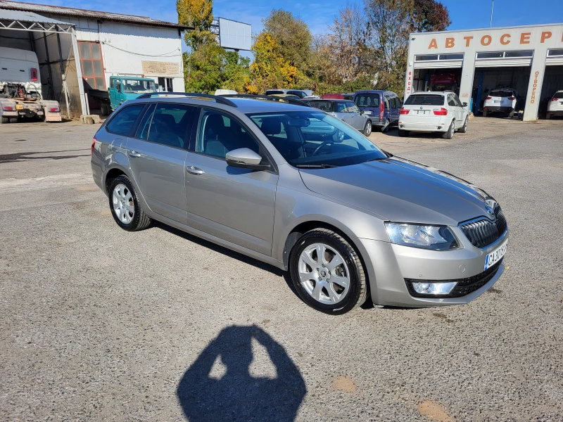 Skoda Octavia 1.4i, снимка 3 - Автомобили и джипове - 47834384