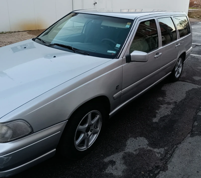 Volvo V70, снимка 4 - Автомобили и джипове - 48089627