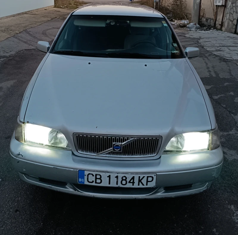 Volvo V70, снимка 2 - Автомобили и джипове - 48089627