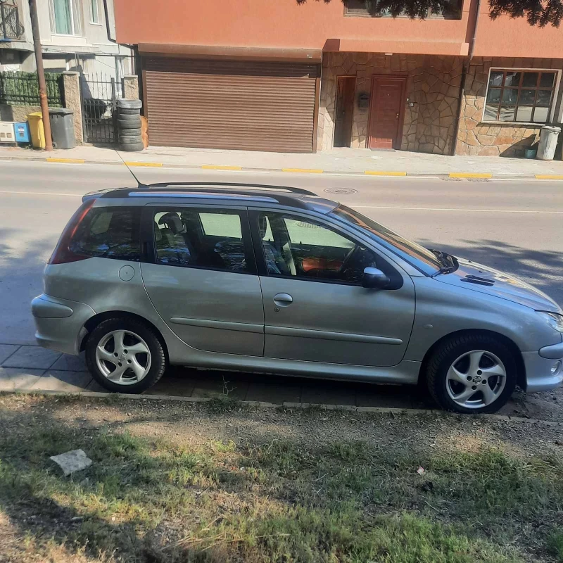 Peugeot 206 1.6 SW, снимка 4 - Автомобили и джипове - 52270359