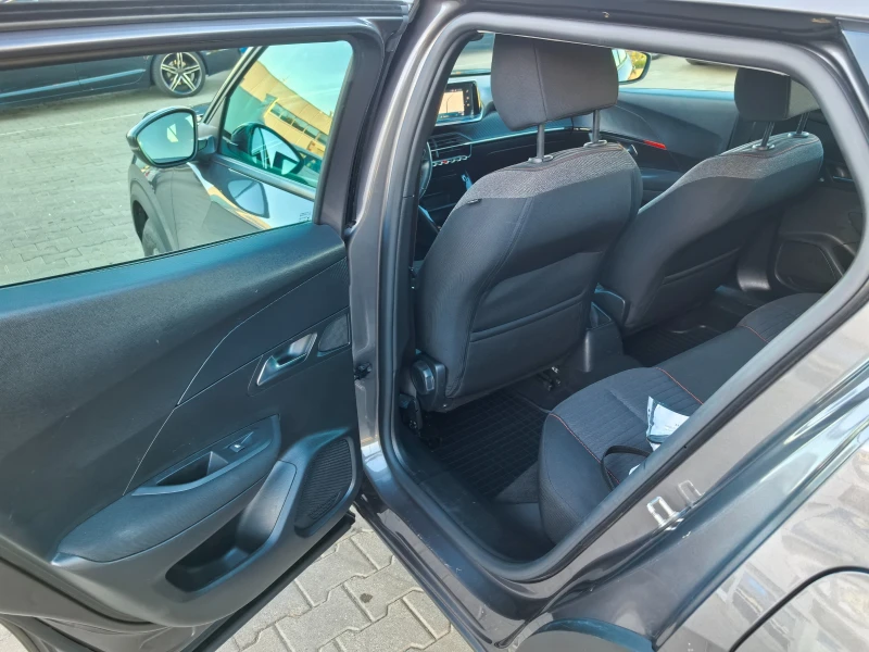 Peugeot 2008 1.5HDI 110кс, снимка 11 - Автомобили и джипове - 52125168