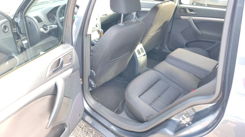 Skoda Octavia 1, 8TSi 4x4 КЛИМАТРОНИК ПОДГРЕВ ШВЕЙЦАРИЯ , снимка 12 - Автомобили и джипове - 52229135