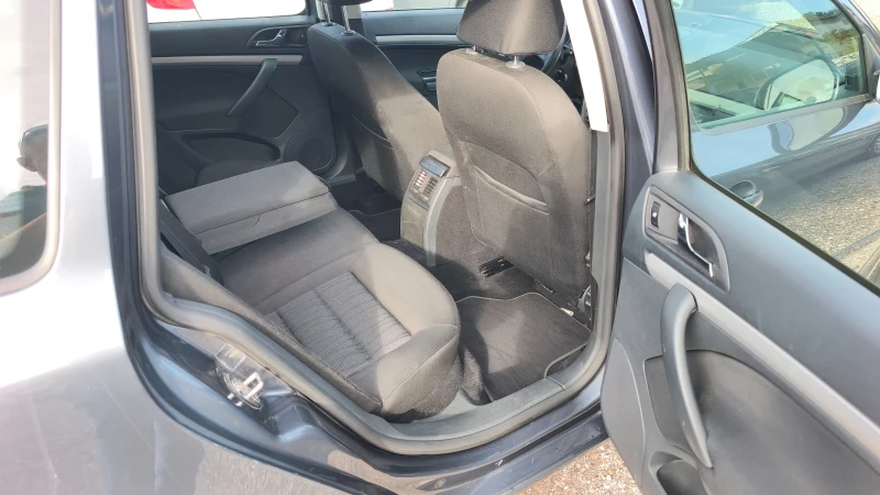 Skoda Octavia 1, 8TSi 4x4 КЛИМАТРОНИК ПОДГРЕВ ШВЕЙЦАРИЯ , снимка 16 - Автомобили и джипове - 52229135