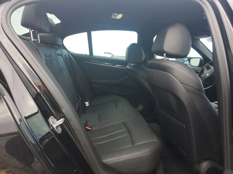 BMW 530 i M Sport / 2.0 Turbo / Harman Kardon /Ел. седалки, снимка 10 - Автомобили и джипове - 52241083