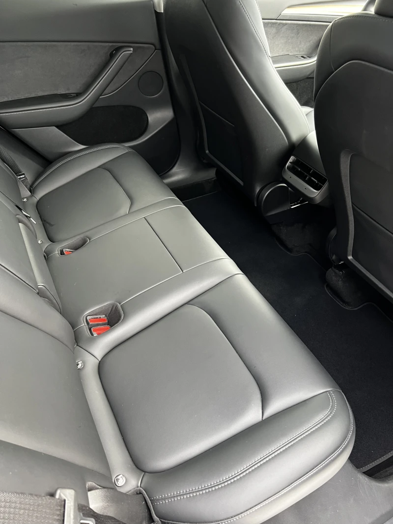 Tesla Model Y Long Range Dual AWD, снимка 13 - Автомобили и джипове - 52640949
