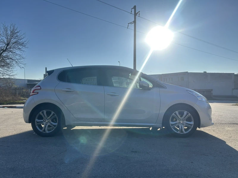 Peugeot 208 1.6 HDI Allure 92 к.с., снимка 7 - Автомобили и джипове - 52752935