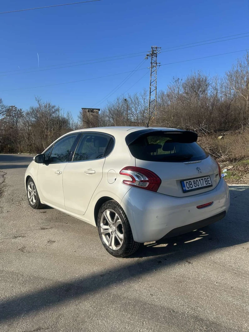 Peugeot 208 1.6 HDI Allure 92 к.с., снимка 5 - Автомобили и джипове - 52752935