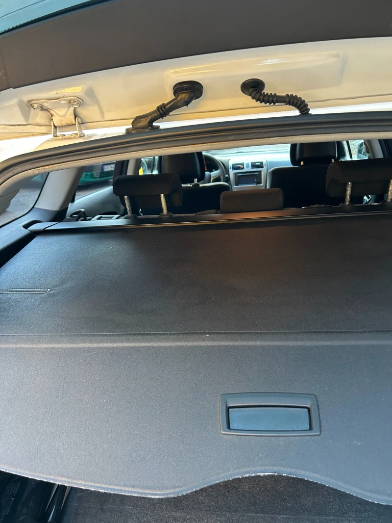 Toyota Avensis, снимка 14 - Автомобили и джипове - 52804106