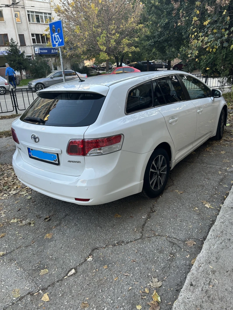 Toyota Avensis, снимка 4 - Автомобили и джипове - 52804106