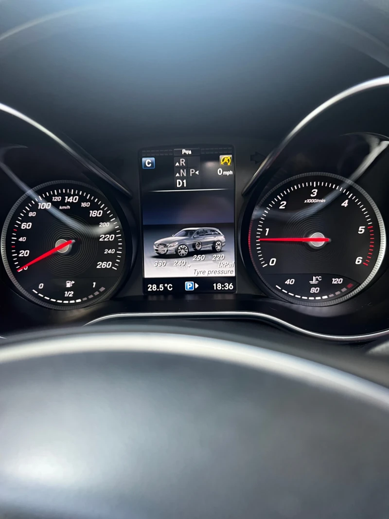 Mercedes-Benz C 250 AMG | Нови вериги, обслуж. | Панорама | Обдухване|, снимка 13 - Автомобили и джипове - 52859097