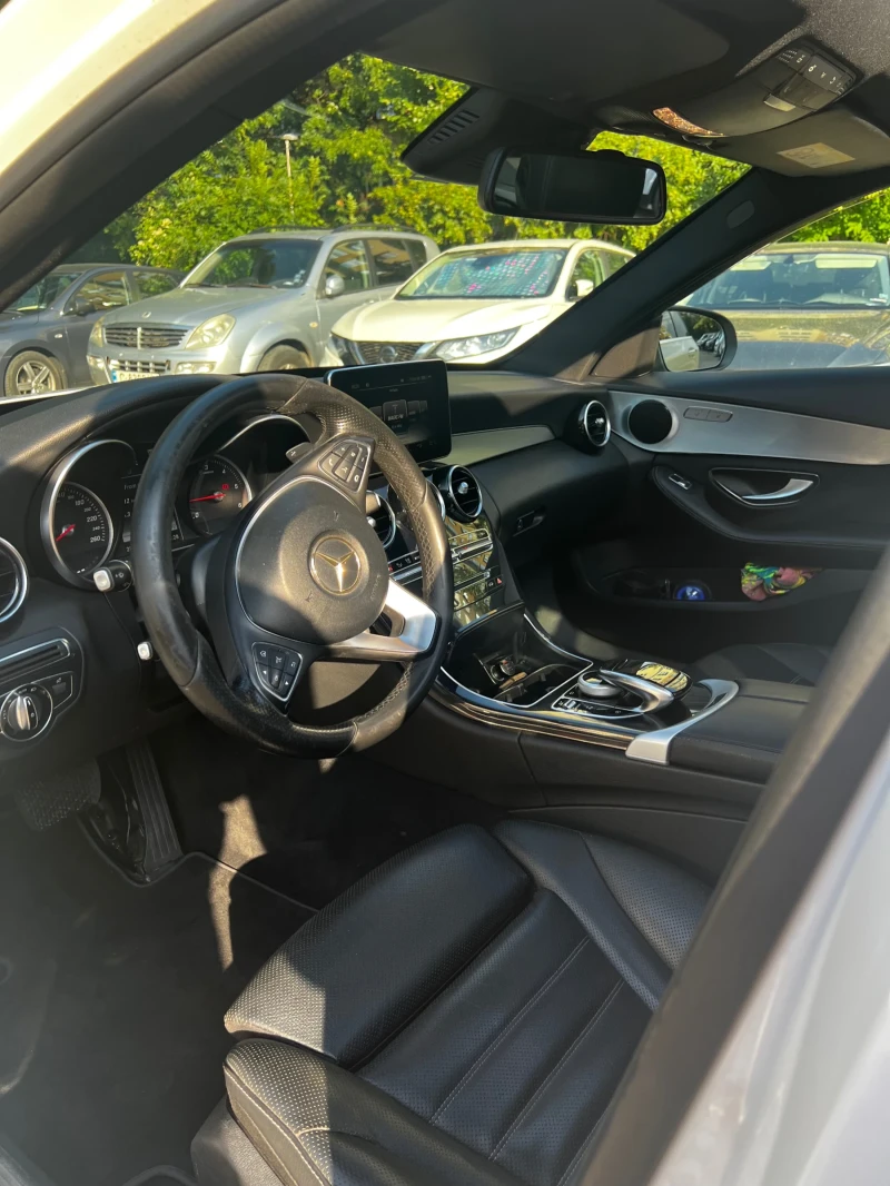 Mercedes-Benz C 250 AMG | Нови вериги, обслуж. | Панорама | Обдухване|, снимка 6 - Автомобили и джипове - 52859097