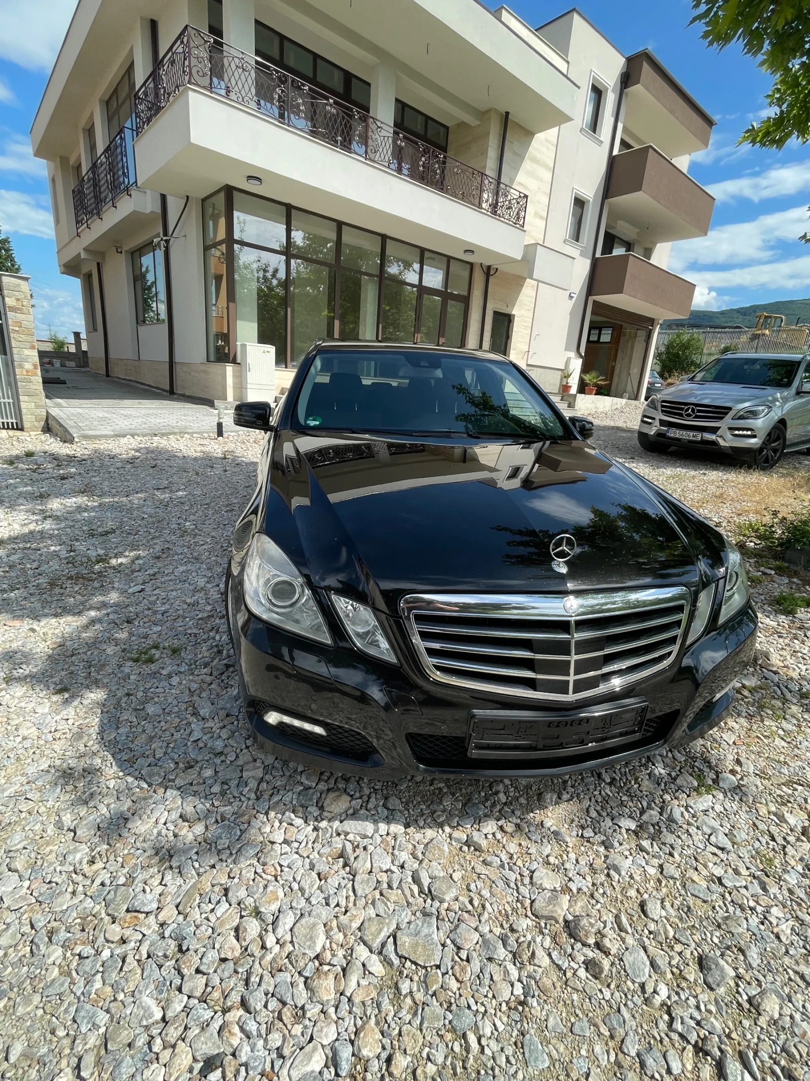 Mercedes-Benz E 350  - изображение 2
