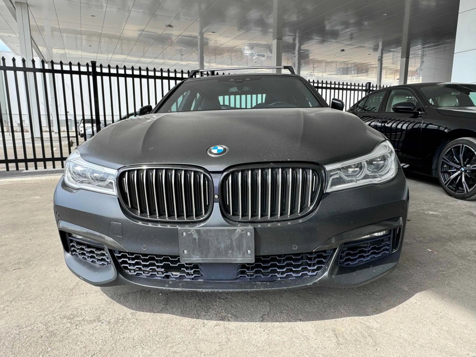 BMW 750 xDrive RARE FROZEN BLACK РЕГИСТАЦИЯ+ ОБСЛУЖВАНЕ, снимка 2 - Автомобили и джипове - 54155142