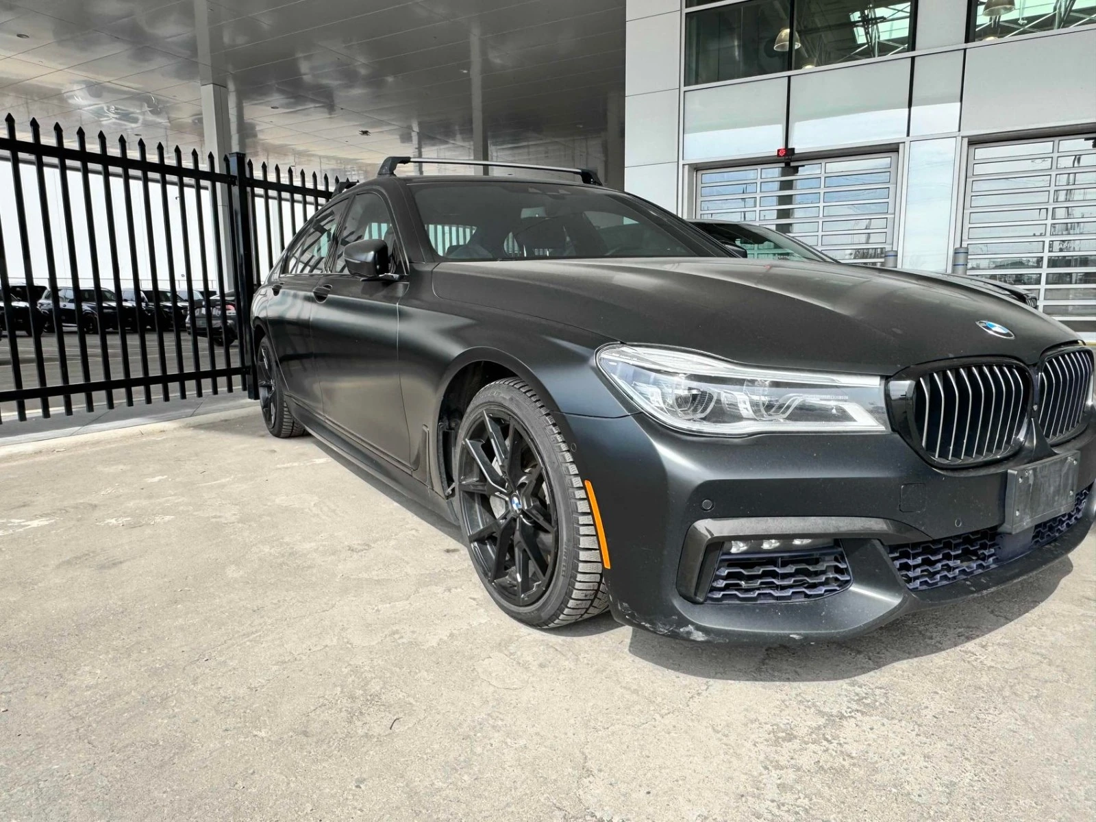 BMW 750 xDrive RARE FROZEN BLACK РЕГИСТАЦИЯ+ ОБСЛУЖВАНЕ