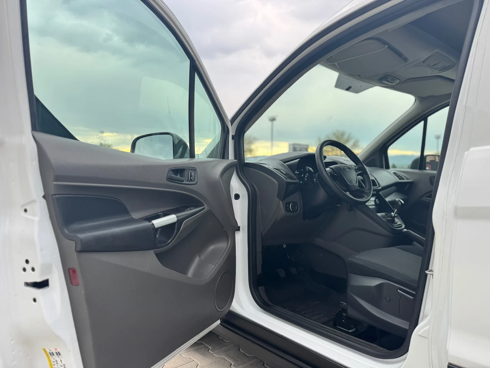 Ford Connect 1.5TDCI FRIGO MAXI TOP, снимка 9 - Автомобили и джипове - 54260311