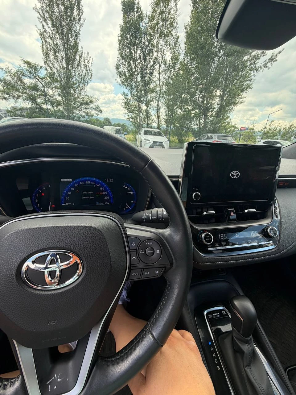 Toyota Corolla 1.8 Hybrid, снимка 13 - Автомобили и джипове - 55009217
