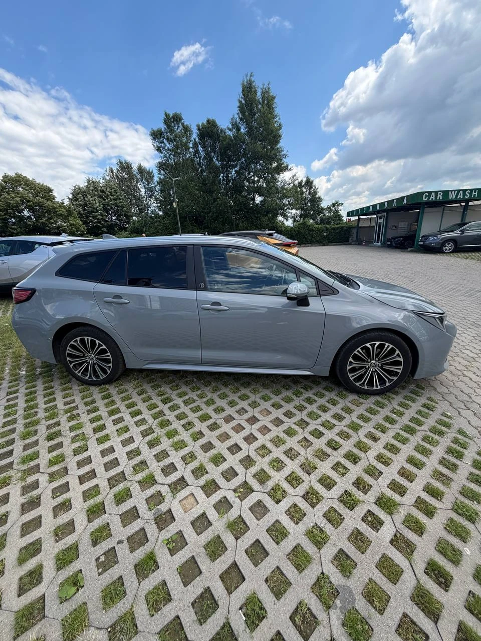 Toyota Corolla 1.8 Hybrid, снимка 3 - Автомобили и джипове - 55009217