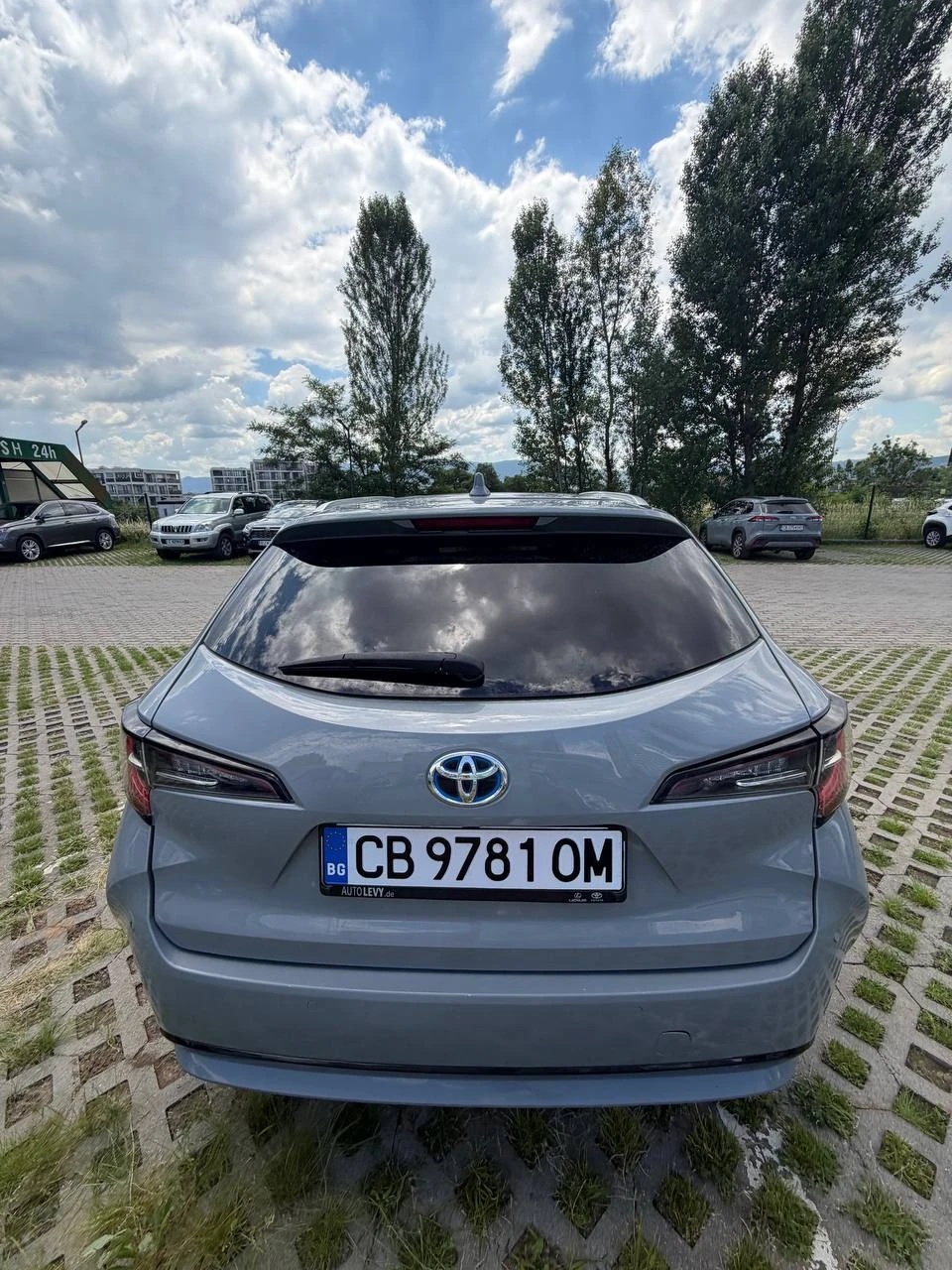 Toyota Corolla 1.8 Hybrid, снимка 11 - Автомобили и джипове - 55009217