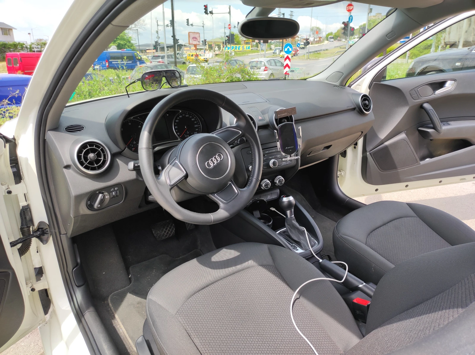 Audi A1 1.6, снимка 7 - Автомобили и джипове - 55101906