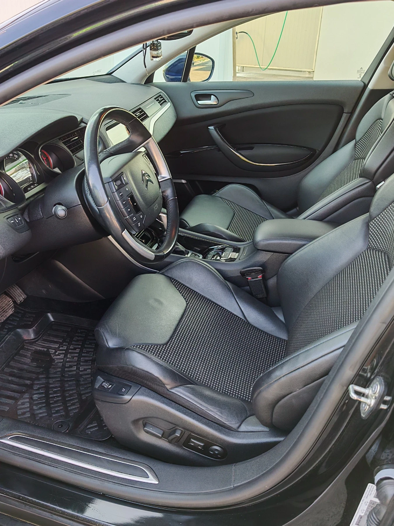 Citroen C5 * EXCLUSIVE * 2.0HDI 181ps * ��������� * ������ | Mobile.bg � ����������� 17