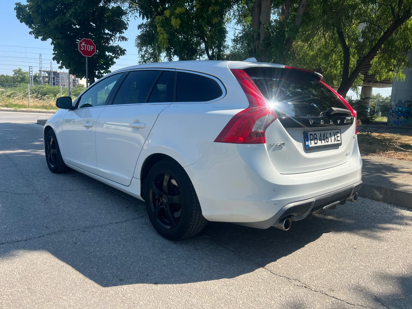 Volvo V60 2.0 D3/D4 R-DESIGN, снимка 10 - Автомобили и джипове - 55590234