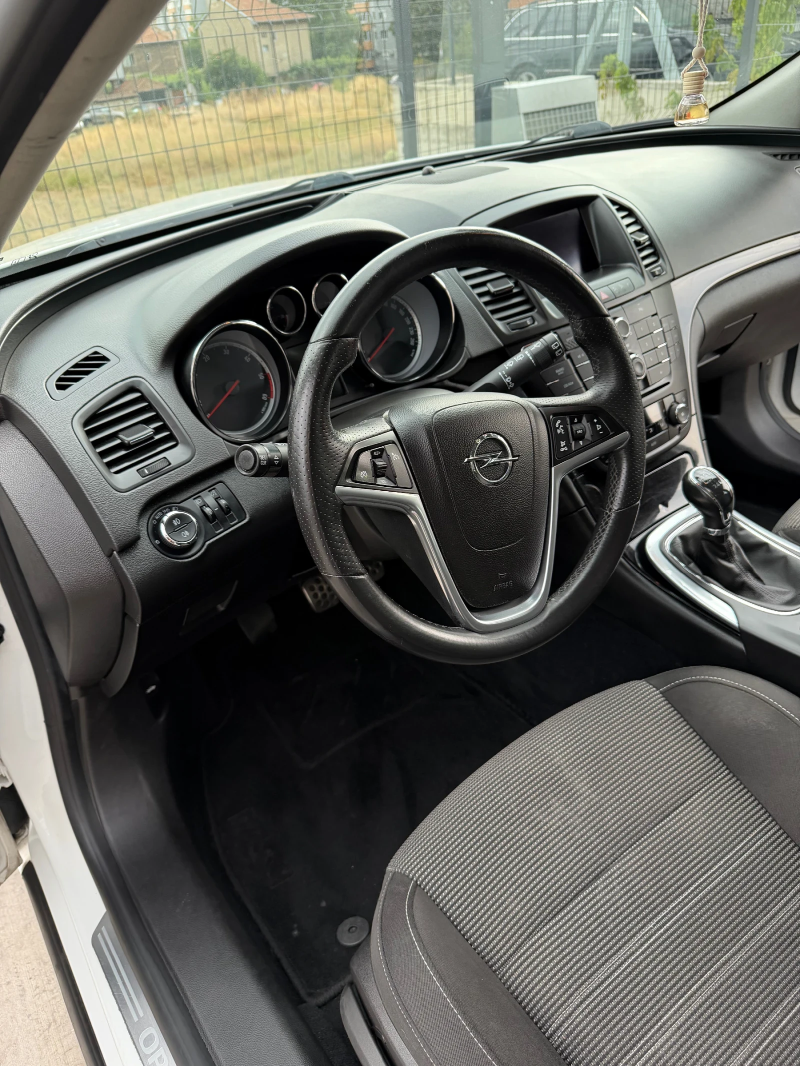 Opel Insignia 2.0 CDTI EcoFLEX Sport, снимка 10 - Автомобили и джипове - 56645591