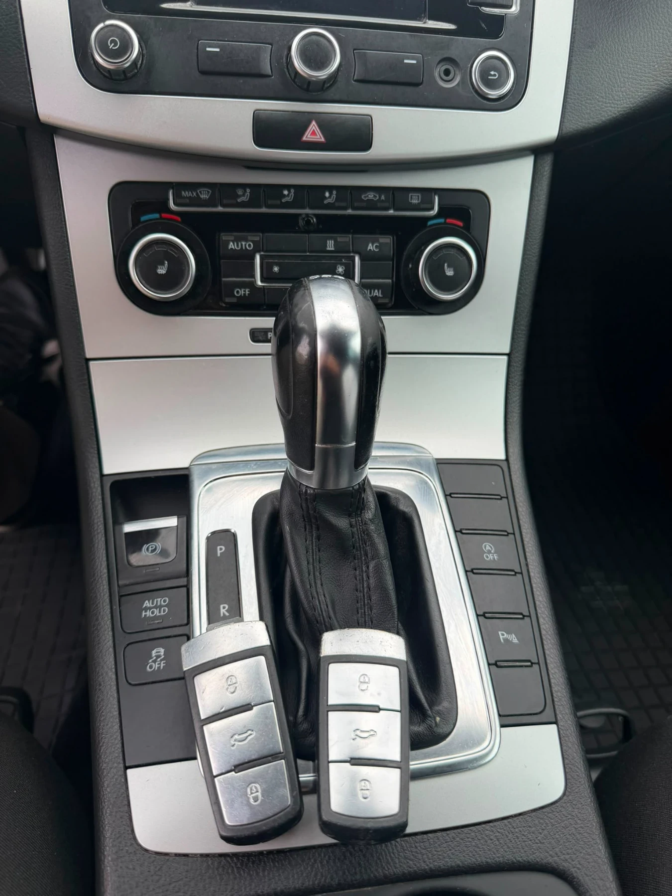 VW Passat 2.0TDi, снимка 8 - Автомобили и джипове - 56226200