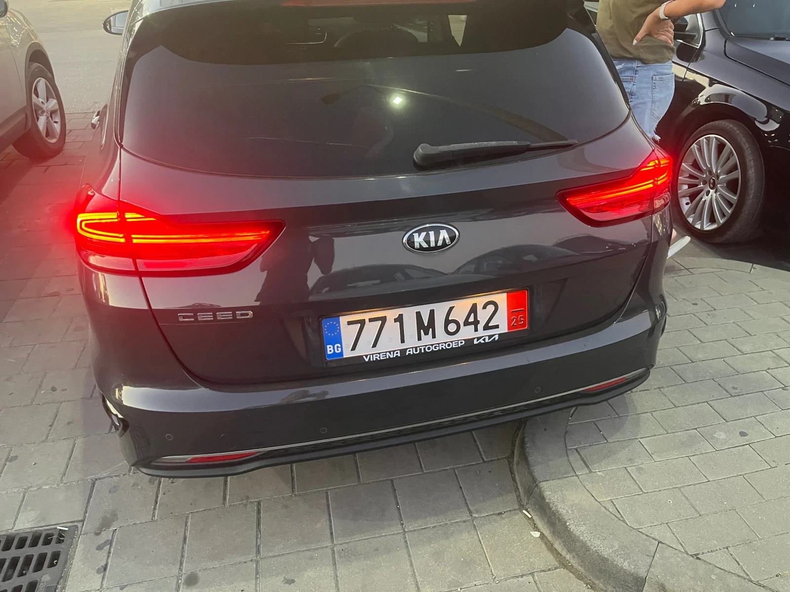 Kia Ceed 1.0 T-GDI, снимка 3 - Автомобили и джипове - 56350974