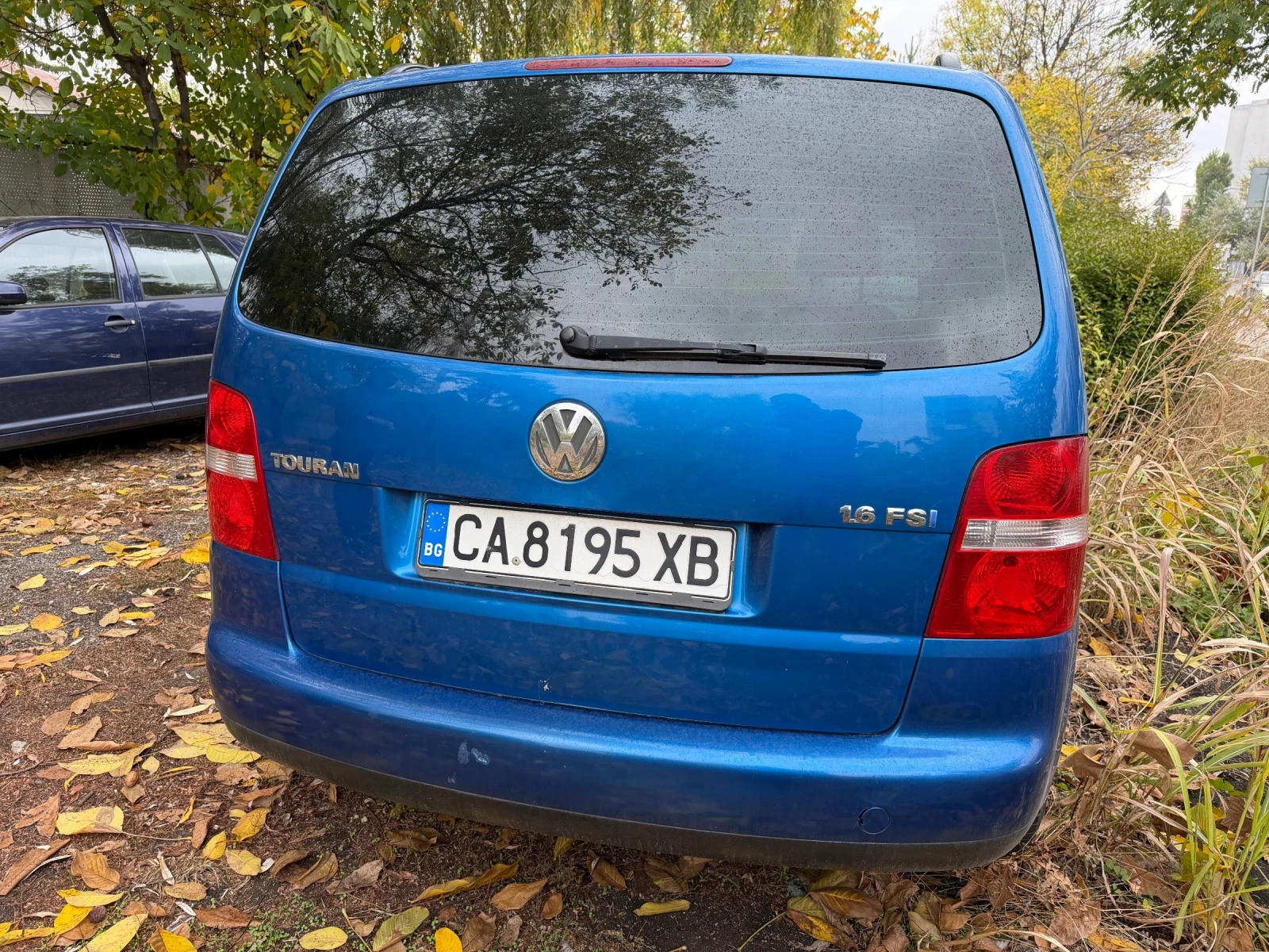 VW Touran 1.6 FSI, снимка 6 - Автомобили и джипове - 56661115