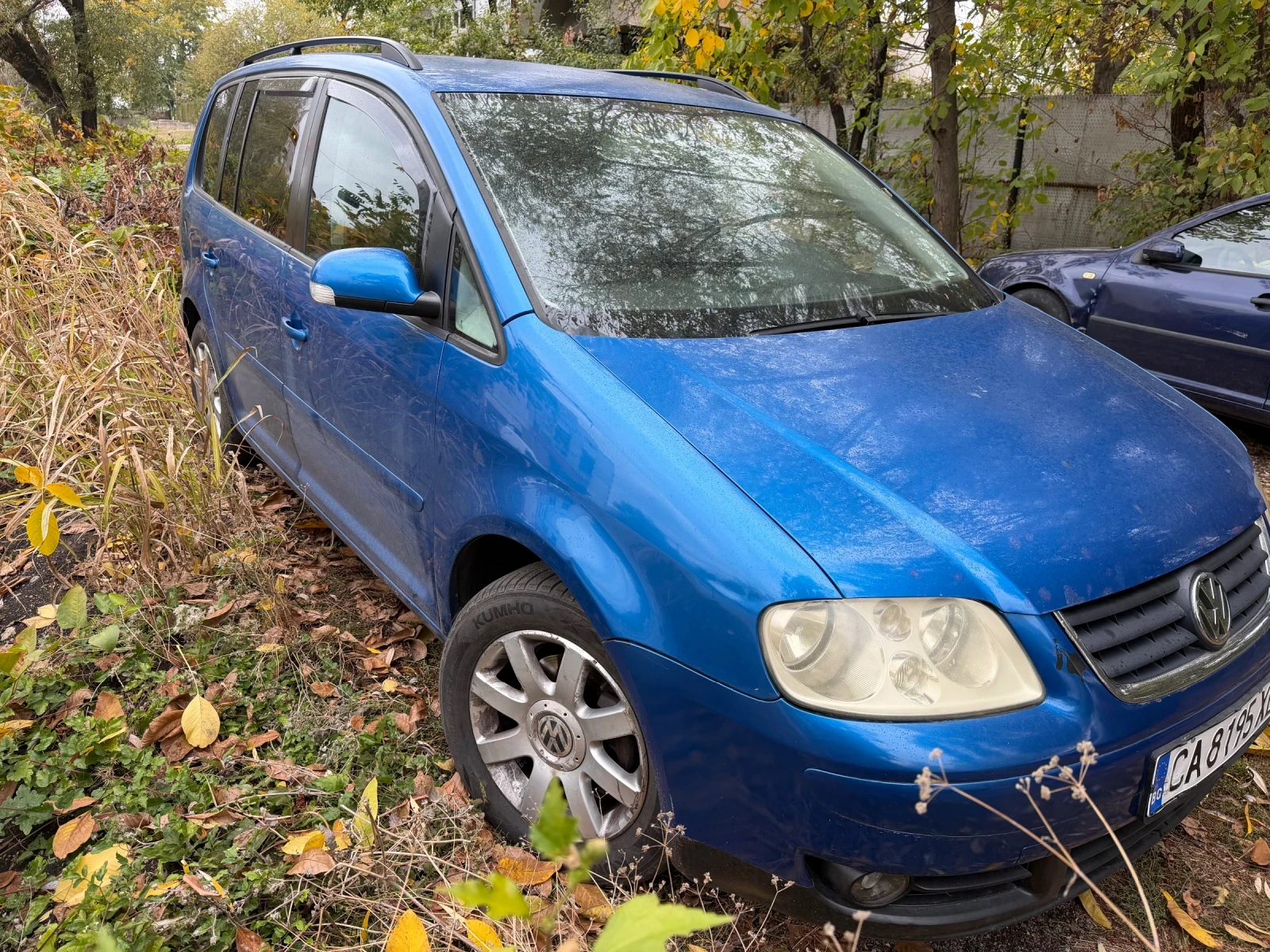 VW Touran 1.6 FSI, снимка 3 - Автомобили и джипове - 56661115