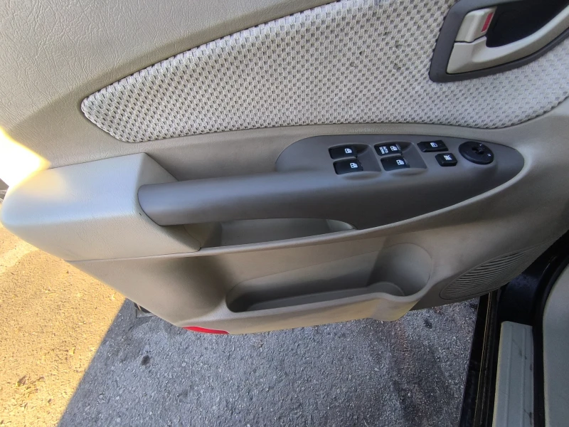 Hyundai Tucson, снимка 4 - Автомобили и джипове - 52939136