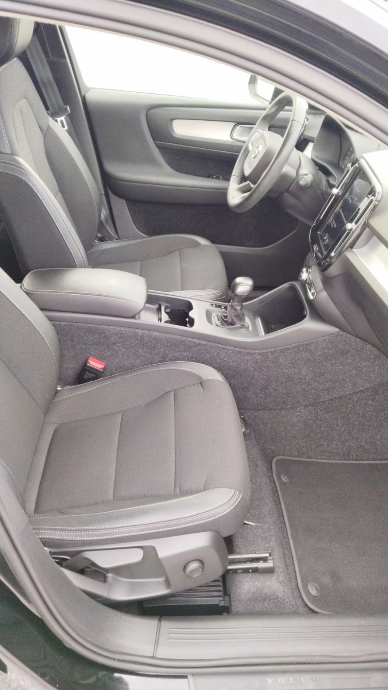 Volvo XC40 2.0D 150 к.с. D3 Business Plus, снимка 9 - Автомобили и джипове - 52270446