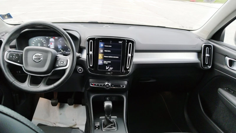 Volvo XC40 2.0D 150 к.с. D3 Business Plus, снимка 8 - Автомобили и джипове - 52270446