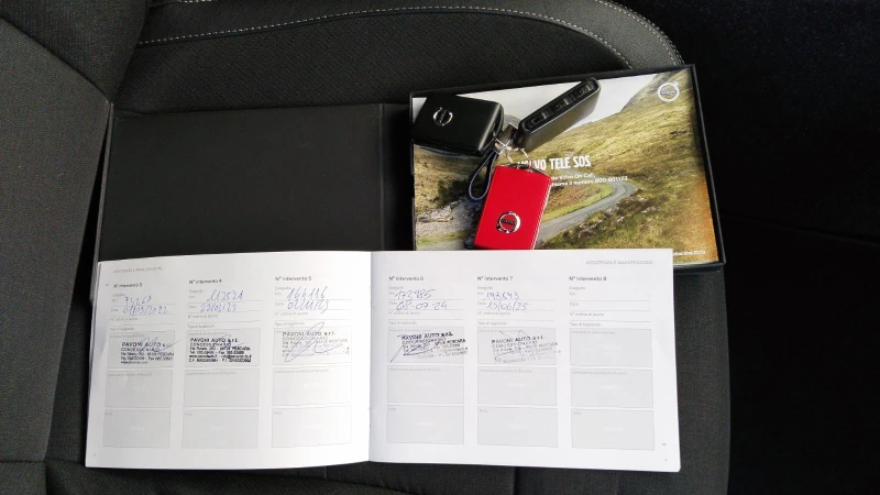 Volvo XC40 2.0D 150 к.с. D3 Business Plus, снимка 11 - Автомобили и джипове - 52270446